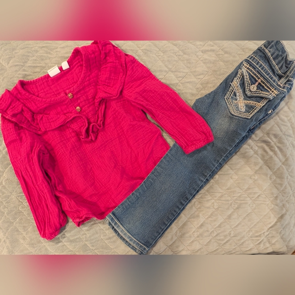GAP Size 4 Kids Fuchsia Ruffled Kids Blouse And Jeans